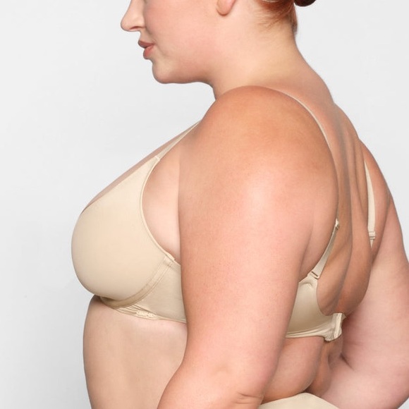 ✨SKIMS WEIGHTLESS SCOOP BRA IN SAND 36DD - Picture 5 of 7
